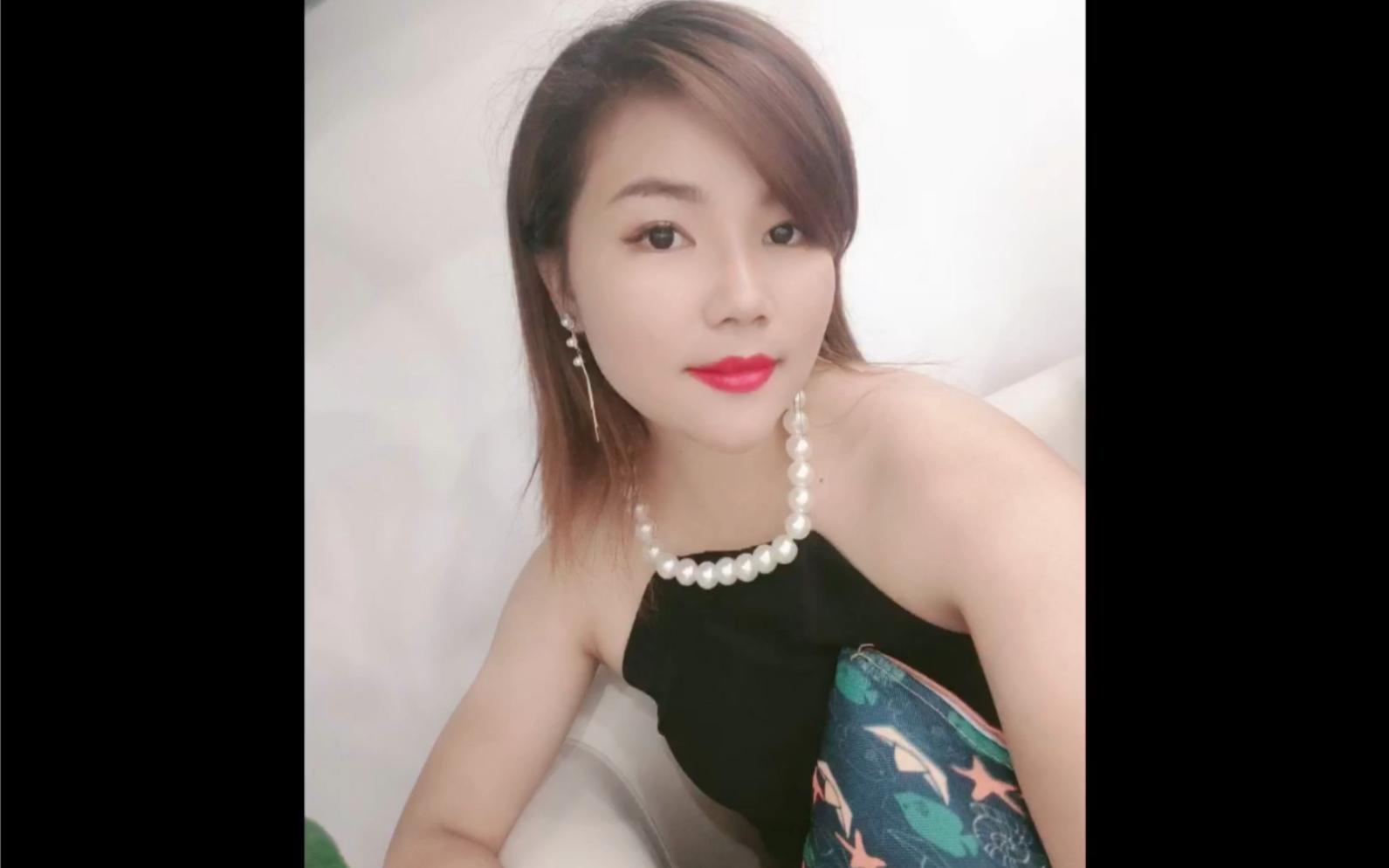 丰满人妻的精油按摩做爰丰满人妻的精油按摩与爱之体验-第1张图片