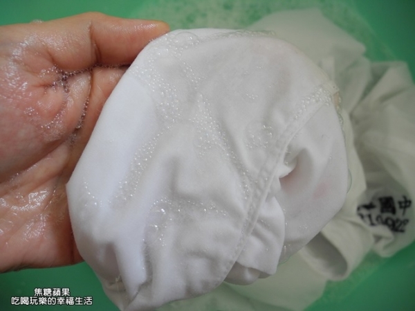 男生把美女衣服抛光男生眼中的光华之舞——一次关于衣服抛光的独特体验-第2张图片