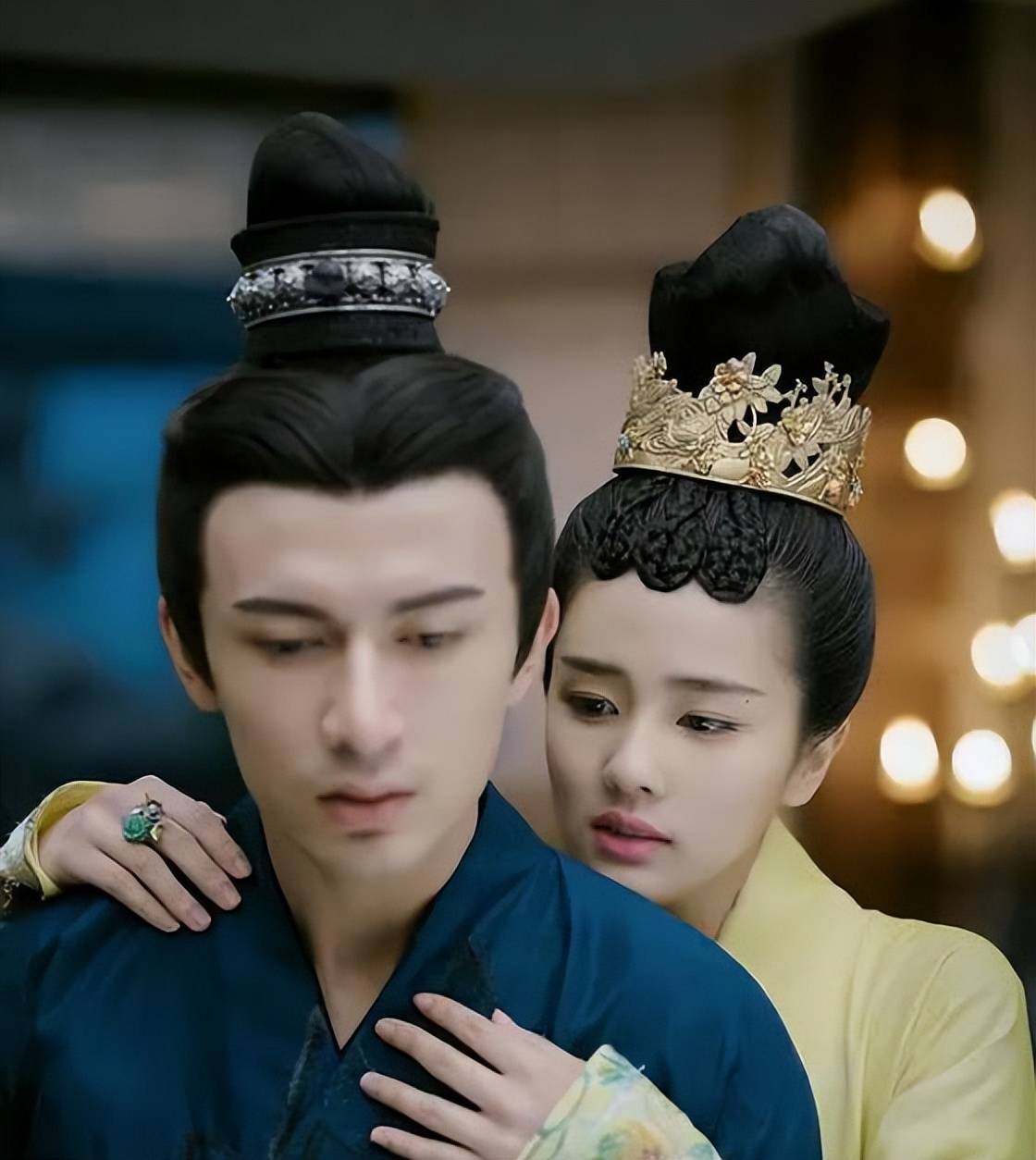 被沦番cao哭的清冷美人被沦番操哭的清冷美人，一段凄美的情感之旅-第3张图片