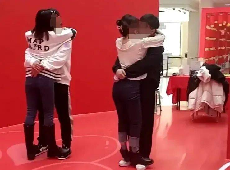 小学六年级学生拥吻视频事件引发的思考-第3张图片