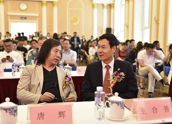高干秘书H的职责与挑战