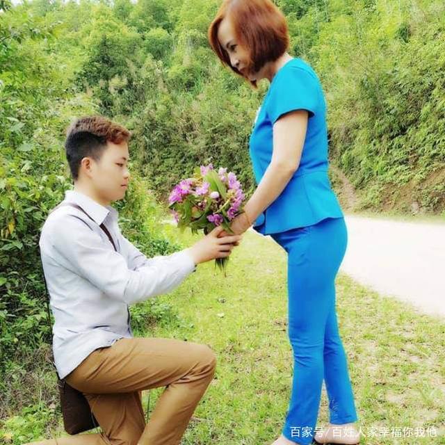 国产熟妇与小鲜肉的独特魅力——视频中的故事-第3张图片