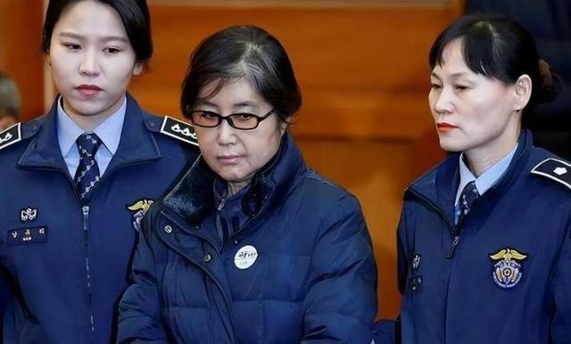 女警被黑人20厘米强交女警遭遇的意外挑战，一次不寻常的交涉经历
