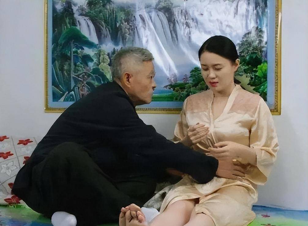 五月色桃色激情婷婷五月之色，桃色激情下的婷婷倩影-第3张图片