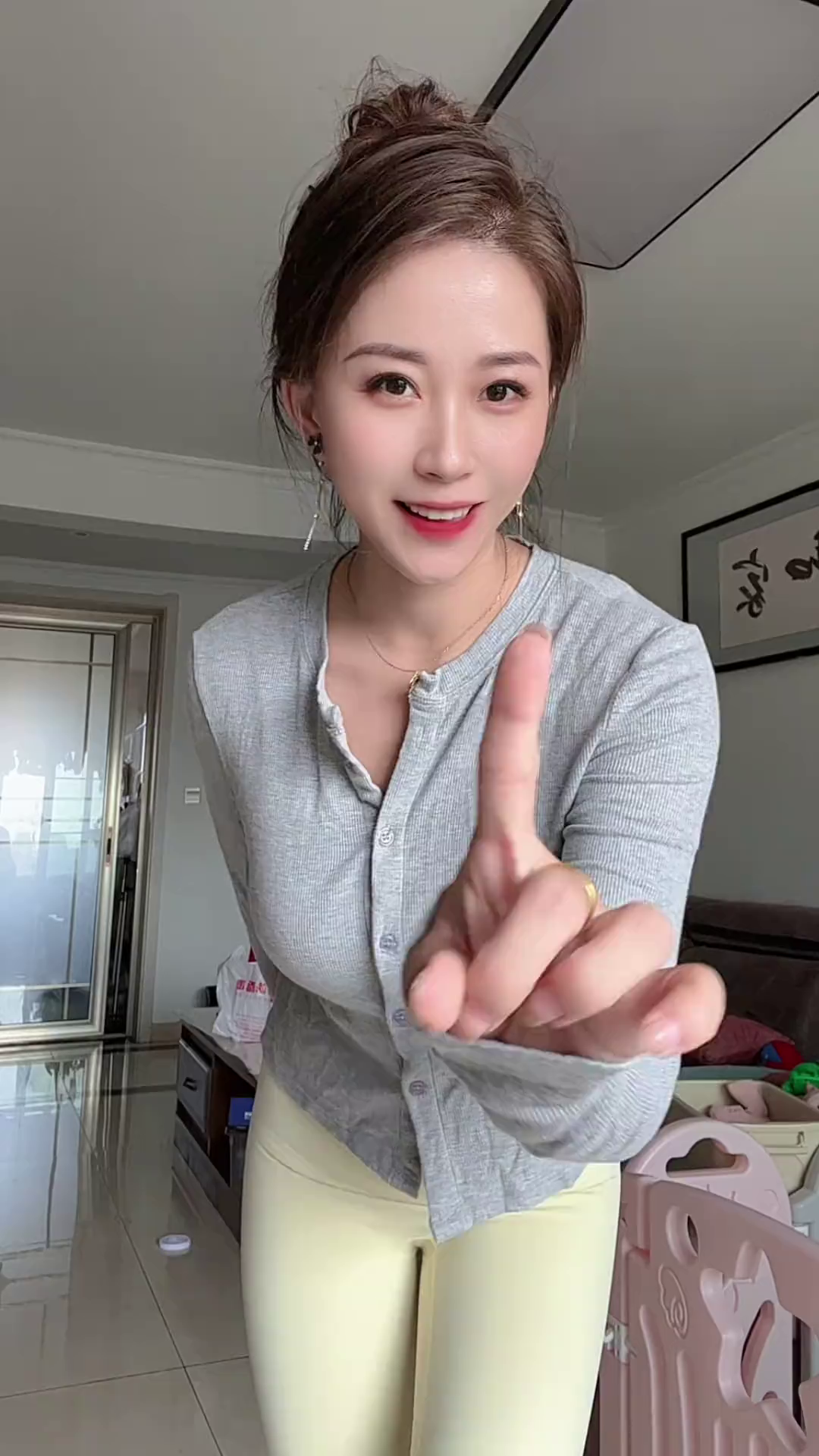 另类少妇人与禽zOZZ0性伦另类少妇的生活探索，关于禽类与性伦理的深度思考-第1张图片