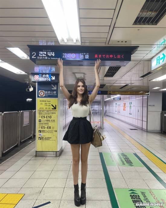 黑巨茎大战乌克兰美女黑巨茎的挑战，乌克兰美女的独特体验-第3张图片