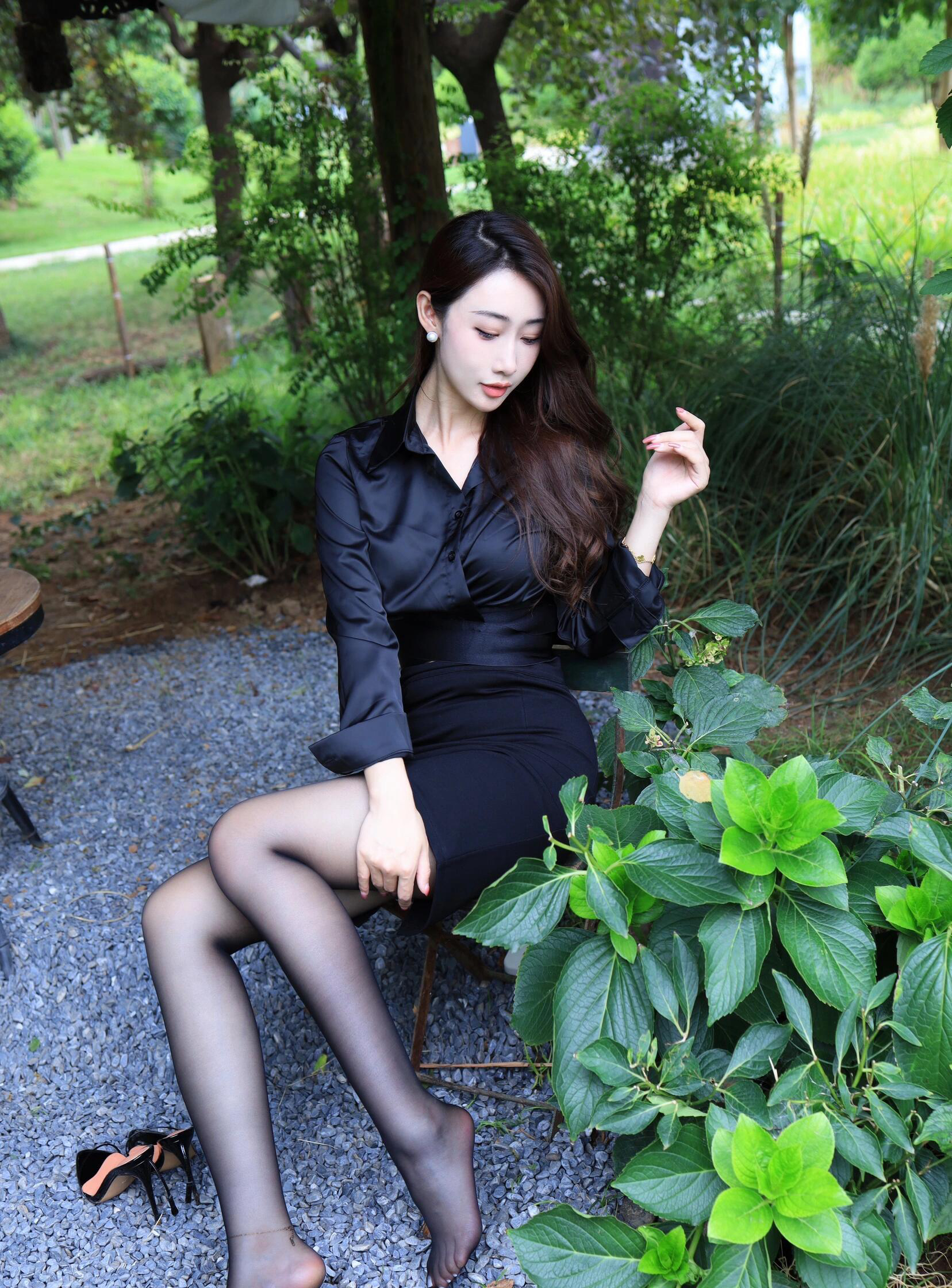 美女爽到嗷嗷嗷叫美女之极致体验，欢愉之声的魅力-第2张图片