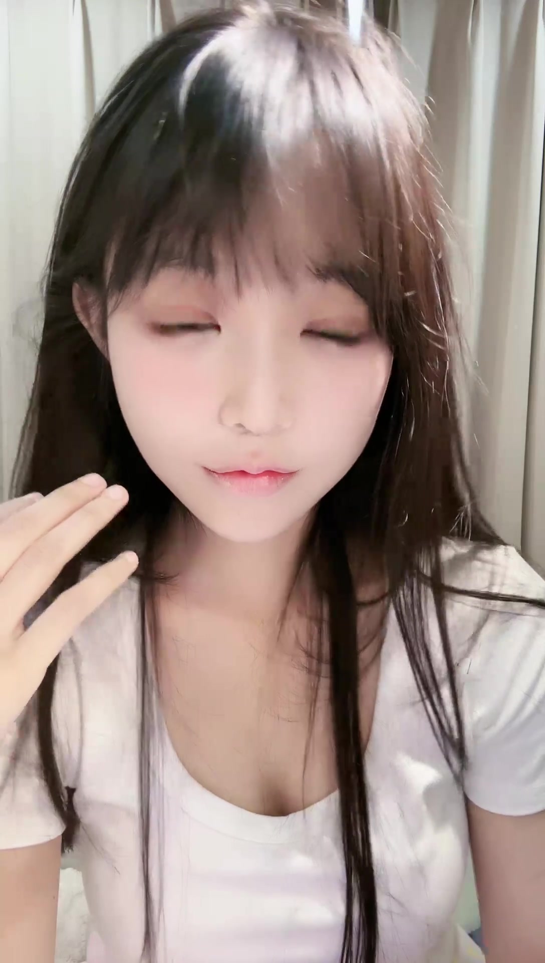 呆呆女神肉足丝交到吐呆呆女神的肉足之旅，丝交之秘的探索与体验