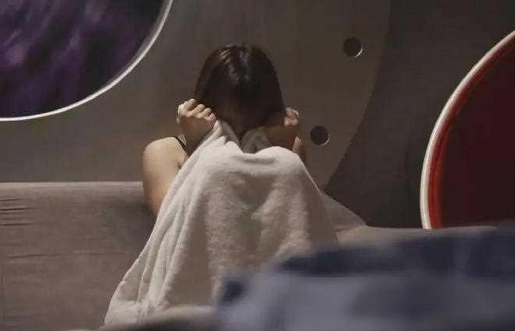 晚上睡不着想看点污的视频深夜难眠，探索污秽APP的背后真相