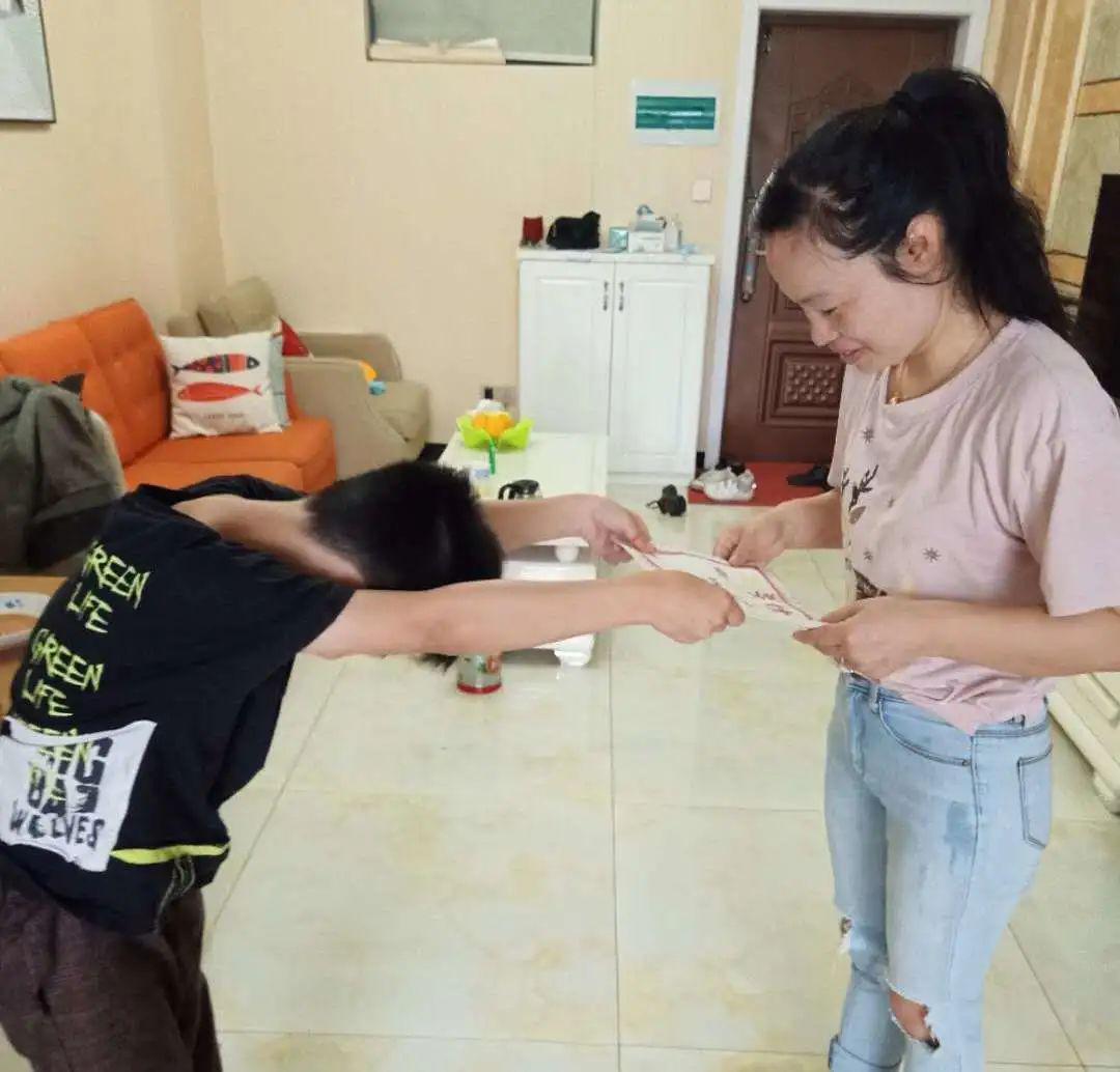 妈妈的朋友，一段珍贵的友谊与文化交流