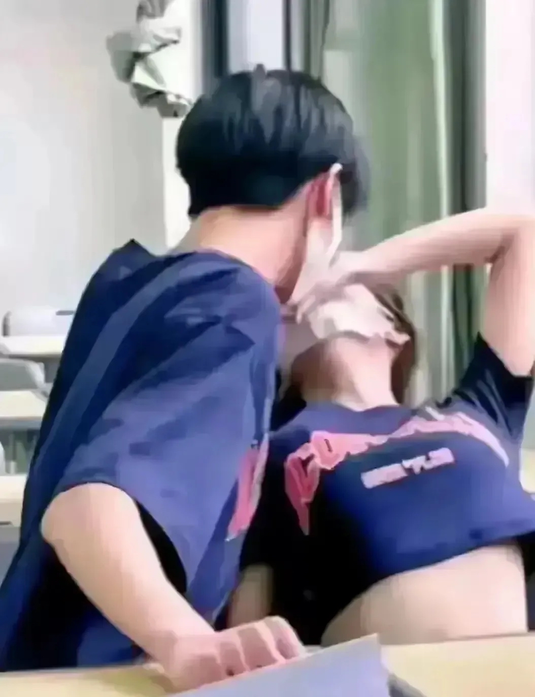 男生和女生一起差差差很疼视频在线男生与女生共同体验的互动之痛与乐-第3张图片