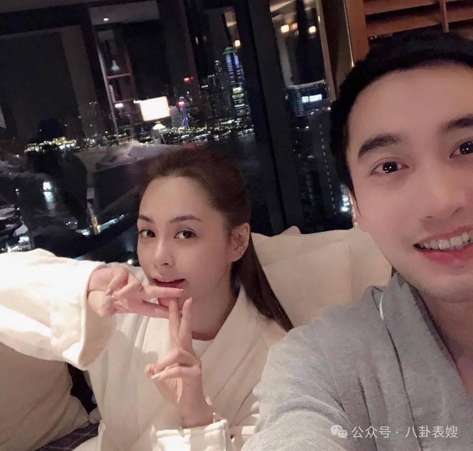 陈冠希舔了阿娇几分钟陈冠希与阿娇的互动，一次持续的深情之吻-第1张图片