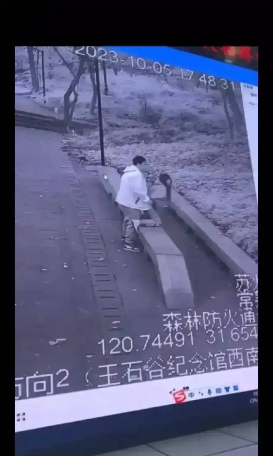 一男一女打扑克牌扑克牌上的邂逅，一男一女的夜晚游戏-第3张图片