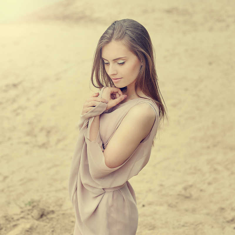 能看见b的美女图片探索美丽之谜，能看见B的美女图片