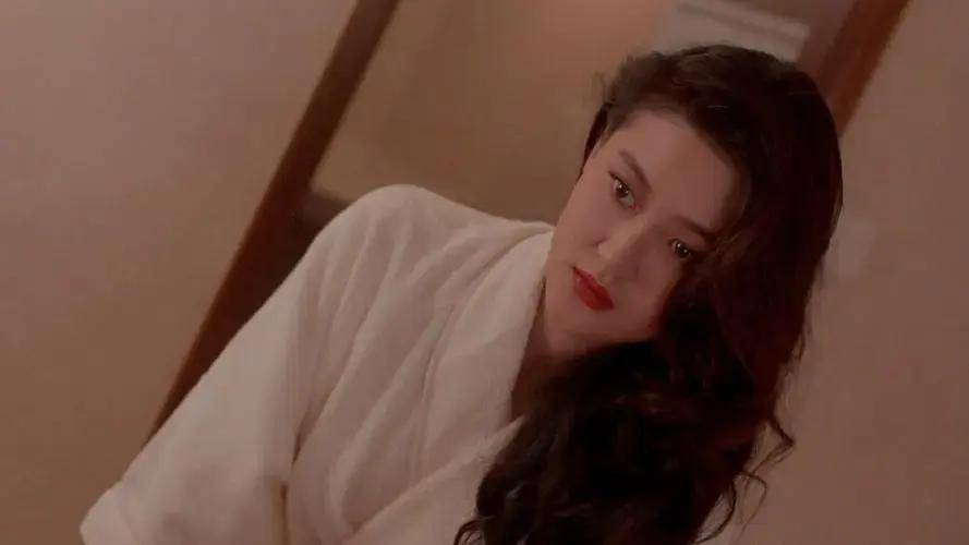 美女三级毛片——不恰当内容的探讨-第2张图片